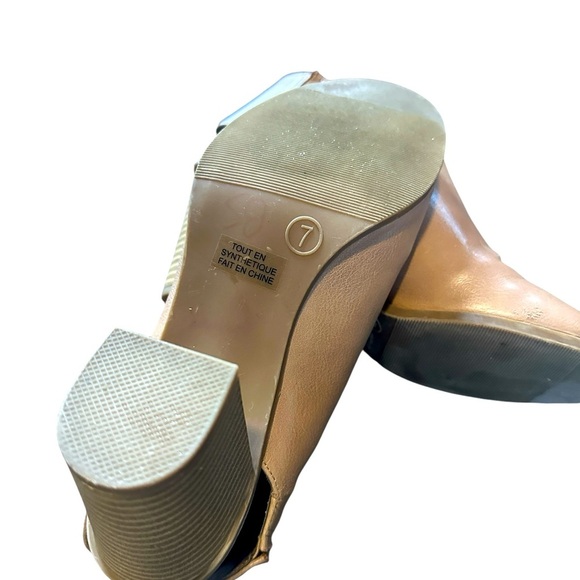 Madden girl chunky heel shoes with peek-a-boo toe , Tan color, size 7 - Picture 5 of 6